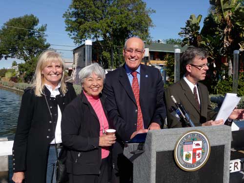 Councilman Bill Rosendahl (center) poses for a photo op with (left to right) VCA President, Nadine Parkos, and Committee Chair, Maxine Leral.